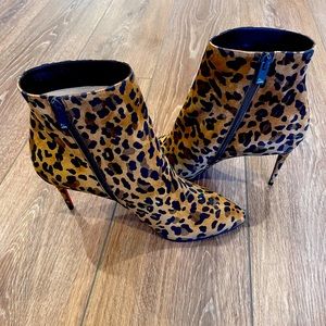 NEW NEVER WORN Christian Louboutin Eloise Booty. Leopard Print Booties Size 41